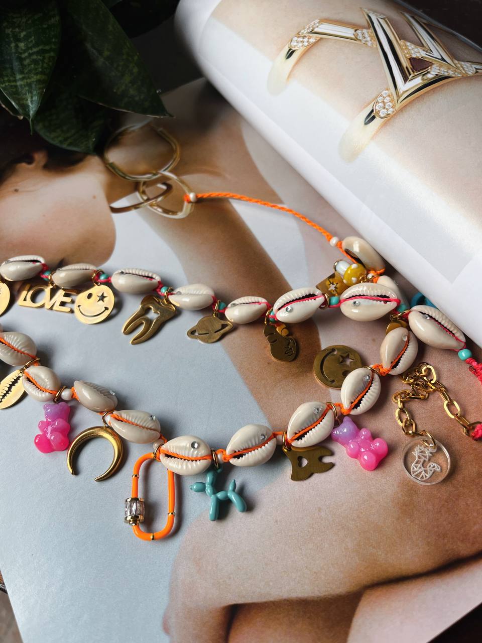 Conch Dangling Charms Choker